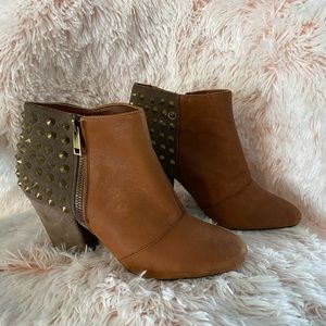 famous footwear guess boots